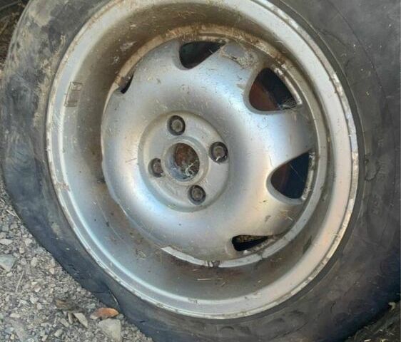 Білий БМВ 3 Серія, об'ємом двигуна 1.8 л та пробігом 100 тис. км за 499 $, фото 13 на Automoto.ua