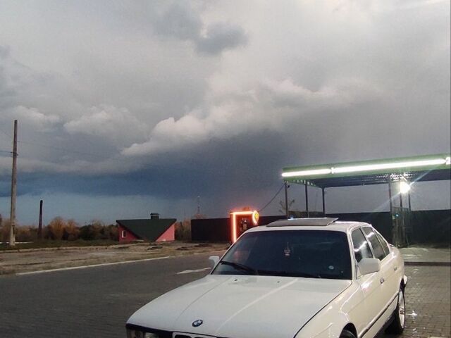 Белый БМВ 3 Серия, объемом двигателя 2 л и пробегом 5 тыс. км за 1850 $, фото 1 на Automoto.ua