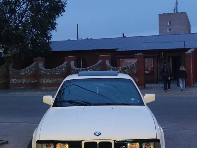 Белый БМВ 3 Серия, объемом двигателя 2 л и пробегом 5 тыс. км за 1850 $, фото 2 на Automoto.ua