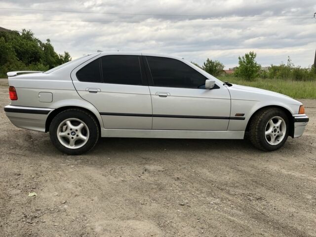 Білий БМВ 3 Серія, об'ємом двигуна 1.8 л та пробігом 280 тис. км за 1950 $, фото 1 на Automoto.ua