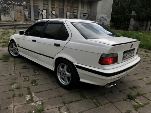 Білий БМВ 3 Серія, об'ємом двигуна 2 л та пробігом 345 тис. км за 1600 $, фото 4 на Automoto.ua