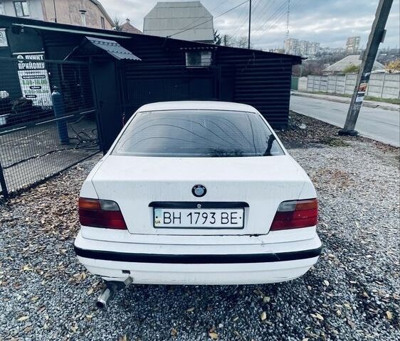 Белый БМВ 3 Серия, объемом двигателя 1.6 л и пробегом 160 тыс. км за 450 $, фото 2 на Automoto.ua