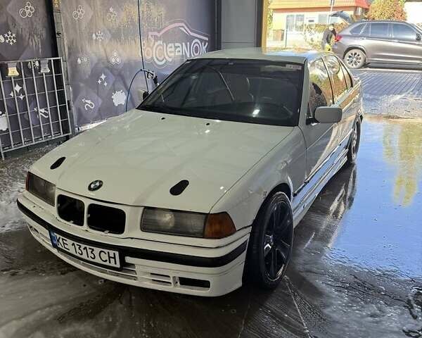 Белый БМВ 3 Серия, объемом двигателя 1.8 л и пробегом 77 тыс. км за 4000 $, фото 2 на Automoto.ua