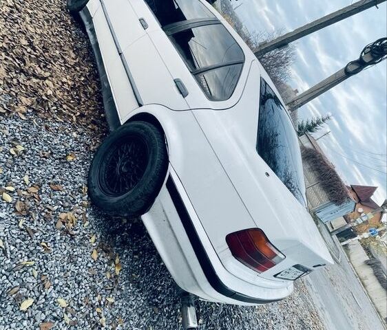 Белый БМВ 3 Серия, объемом двигателя 1.6 л и пробегом 160 тыс. км за 450 $, фото 1 на Automoto.ua