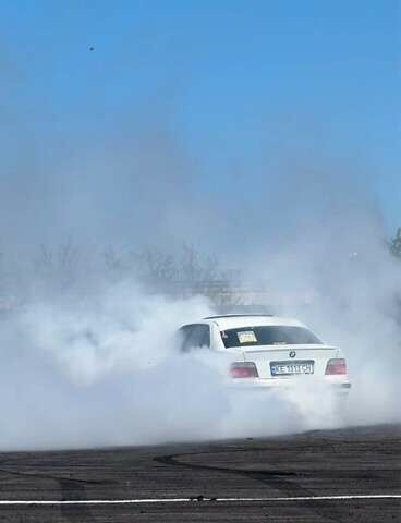 Белый БМВ 3 Серия, объемом двигателя 1.8 л и пробегом 77 тыс. км за 4000 $, фото 9 на Automoto.ua