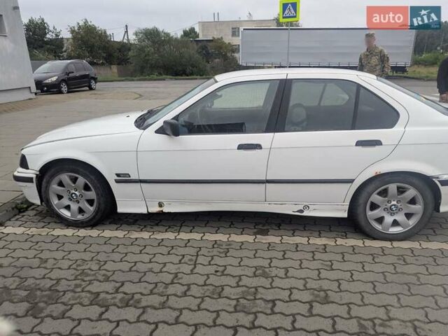 Белый БМВ 3 Серия, объемом двигателя 1.6 л и пробегом 400 тыс. км за 1750 $, фото 8 на Automoto.ua