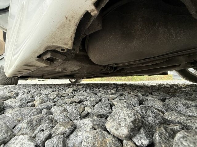 Білий БМВ 3 Серія, об'ємом двигуна 2.5 л та пробігом 191 тис. км за 4700 $, фото 7 на Automoto.ua