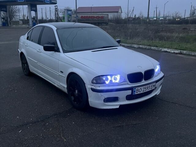 Белый БМВ 3 Серия, объемом двигателя 2.5 л и пробегом 58 тыс. км за 3000 $, фото 4 на Automoto.ua