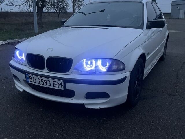 Белый БМВ 3 Серия, объемом двигателя 2.5 л и пробегом 58 тыс. км за 3000 $, фото 1 на Automoto.ua