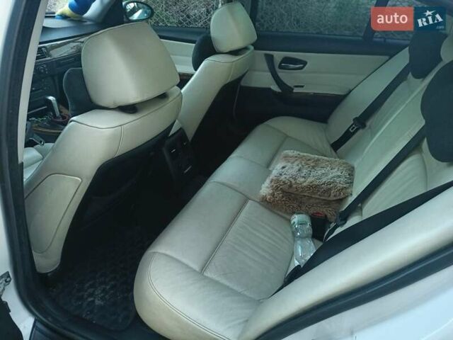 Белый БМВ 3 Серия, объемом двигателя 3 л и пробегом 295 тыс. км за 9700 $, фото 8 на Automoto.ua