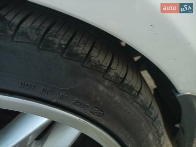 Белый БМВ 3 Серия, объемом двигателя 3 л и пробегом 295 тыс. км за 9700 $, фото 3 на Automoto.ua