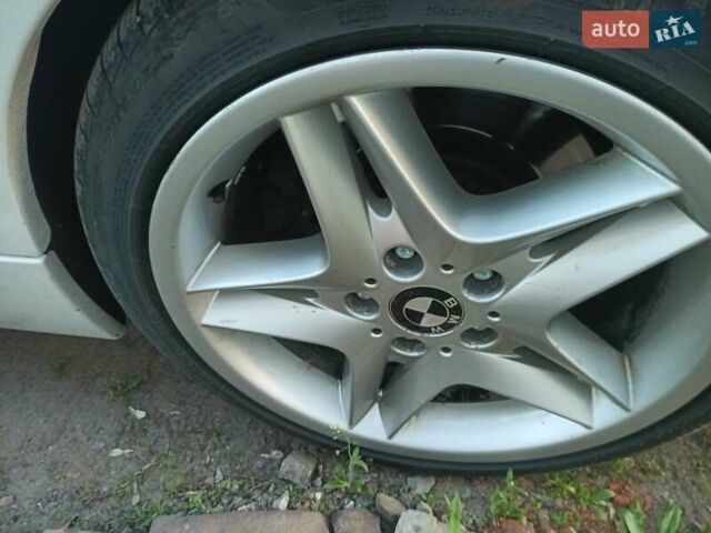 Белый БМВ 3 Серия, объемом двигателя 3 л и пробегом 295 тыс. км за 9700 $, фото 2 на Automoto.ua