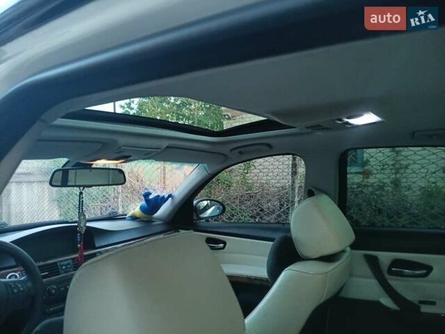 Белый БМВ 3 Серия, объемом двигателя 3 л и пробегом 295 тыс. км за 9700 $, фото 6 на Automoto.ua