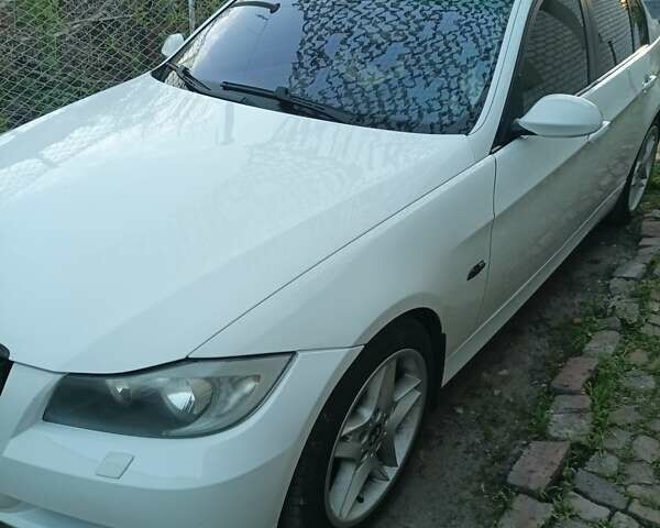 Белый БМВ 3 Серия, объемом двигателя 3 л и пробегом 295 тыс. км за 9700 $, фото 1 на Automoto.ua