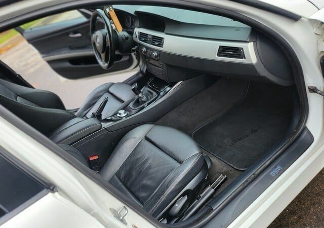 Белый БМВ 3 Серия, объемом двигателя 0 л и пробегом 260 тыс. км за 2700 $, фото 9 на Automoto.ua