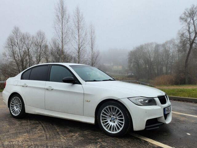 Белый БМВ 3 Серия, объемом двигателя 0 л и пробегом 260 тыс. км за 2700 $, фото 2 на Automoto.ua