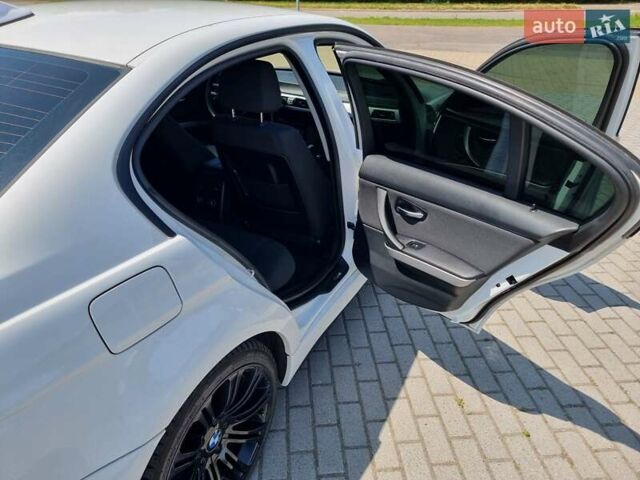 Белый БМВ 3 Серия, объемом двигателя 2 л и пробегом 165 тыс. км за 6989 $, фото 12 на Automoto.ua
