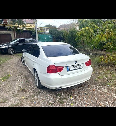 Белый БМВ 3 Серия, объемом двигателя 2 л и пробегом 210 тыс. км за 8900 $, фото 5 на Automoto.ua