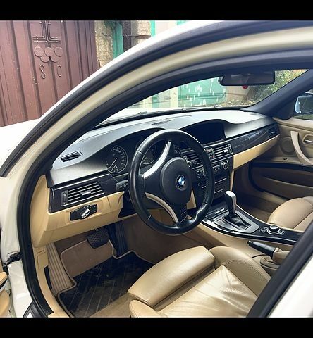 Белый БМВ 3 Серия, объемом двигателя 2 л и пробегом 210 тыс. км за 8900 $, фото 2 на Automoto.ua