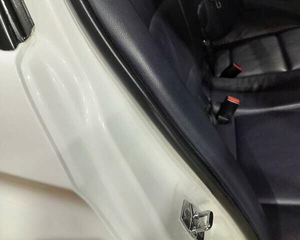 Белый БМВ 3 Серия, объемом двигателя 2.5 л и пробегом 213 тыс. км за 11000 $, фото 20 на Automoto.ua