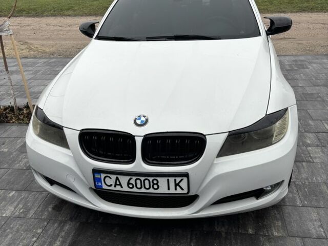 Білий БМВ 3 Серія, об'ємом двигуна 3 л та пробігом 300 тис. км за 7700 $, фото 1 на Automoto.ua