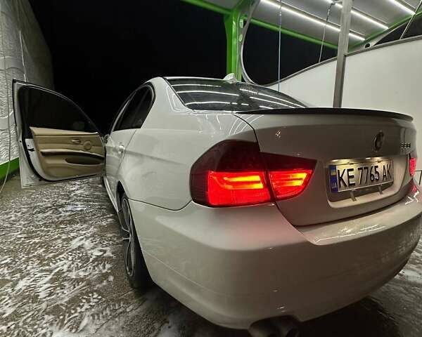 Білий БМВ 3 Серія, об'ємом двигуна 3 л та пробігом 221 тис. км за 9000 $, фото 27 на Automoto.ua