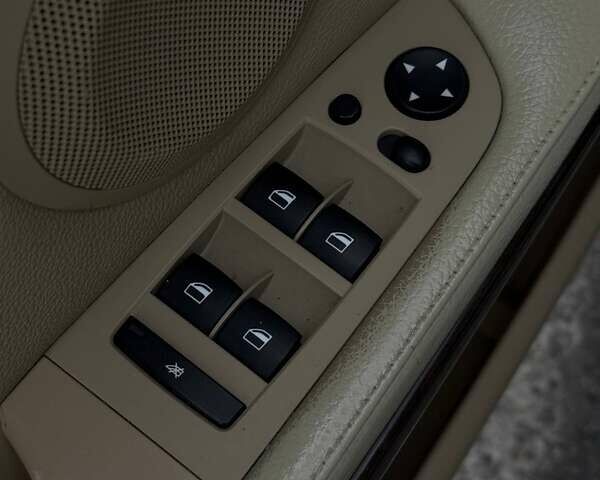 Білий БМВ 3 Серія, об'ємом двигуна 3 л та пробігом 221 тис. км за 9000 $, фото 26 на Automoto.ua