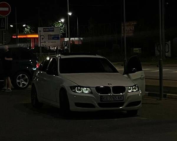 Білий БМВ 3 Серія, об'ємом двигуна 3 л та пробігом 221 тис. км за 9000 $, фото 1 на Automoto.ua