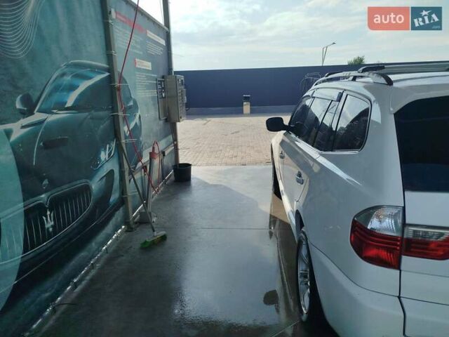 Белый БМВ 3 Серия, объемом двигателя 2 л и пробегом 295 тыс. км за 11300 $, фото 5 на Automoto.ua