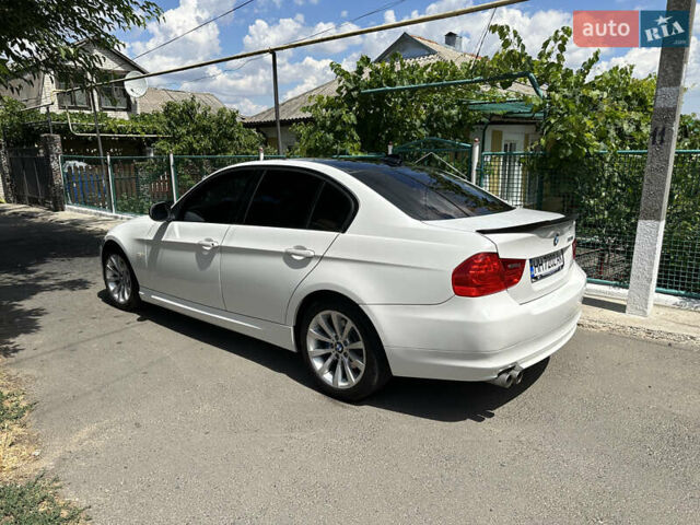 Белый БМВ 3 Серия, объемом двигателя 3 л и пробегом 232 тыс. км за 9700 $, фото 6 на Automoto.ua