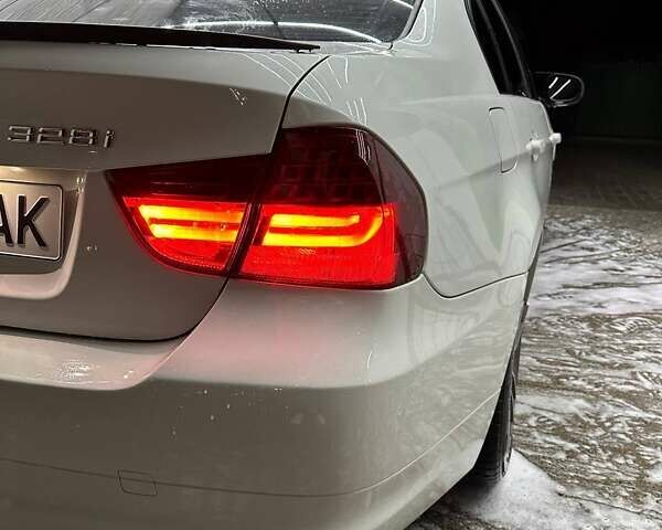 Білий БМВ 3 Серія, об'ємом двигуна 3 л та пробігом 221 тис. км за 9000 $, фото 2 на Automoto.ua