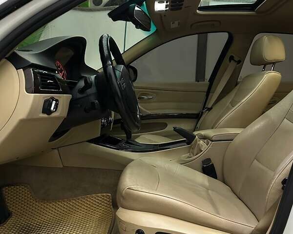 Білий БМВ 3 Серія, об'ємом двигуна 3 л та пробігом 221 тис. км за 9000 $, фото 14 на Automoto.ua