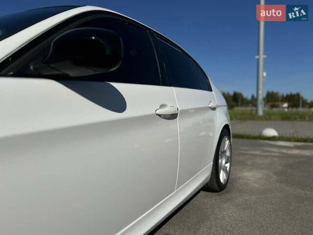 Білий БМВ 3 Серія, об'ємом двигуна 2.99 л та пробігом 270 тис. км за 13700 $, фото 3 на Automoto.ua