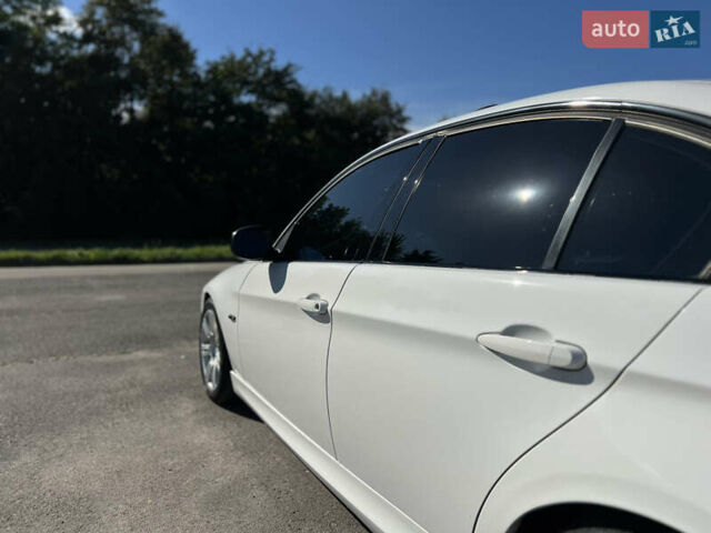 Білий БМВ 3 Серія, об'ємом двигуна 2.99 л та пробігом 270 тис. км за 13700 $, фото 6 на Automoto.ua
