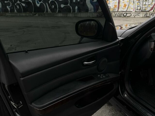 Белый БМВ 3 Серия, объемом двигателя 3 л и пробегом 218 тыс. км за 9500 $, фото 16 на Automoto.ua