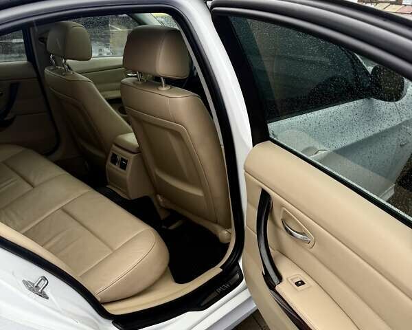 Білий БМВ 3 Серія, об'ємом двигуна 3 л та пробігом 294 тис. км за 8600 $, фото 19 на Automoto.ua
