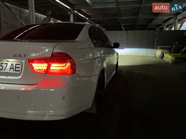 Белый БМВ 3 Серия, объемом двигателя 3 л и пробегом 237 тыс. км за 9999 $, фото 24 на Automoto.ua