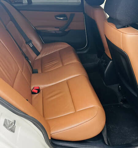 Белый БМВ 3 Серия, объемом двигателя 3 л и пробегом 235 тыс. км за 10800 $, фото 15 на Automoto.ua