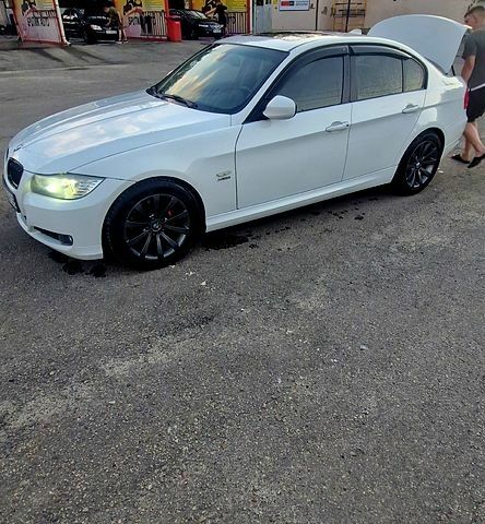 Белый БМВ 3 Серия, объемом двигателя 3 л и пробегом 226 тыс. км за 8500 $, фото 7 на Automoto.ua