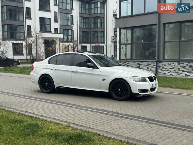 Белый БМВ 3 Серия, объемом двигателя 3 л и пробегом 276 тыс. км за 9450 $, фото 15 на Automoto.ua