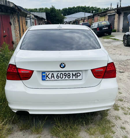Белый БМВ 3 Серия, объемом двигателя 3 л и пробегом 235 тыс. км за 10800 $, фото 3 на Automoto.ua