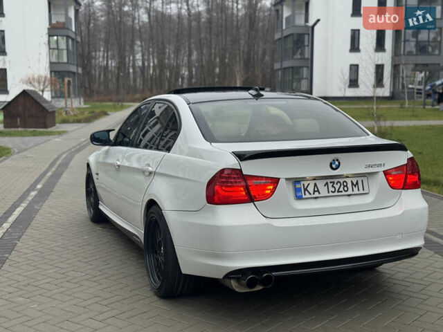 Белый БМВ 3 Серия, объемом двигателя 3 л и пробегом 276 тыс. км за 9450 $, фото 13 на Automoto.ua