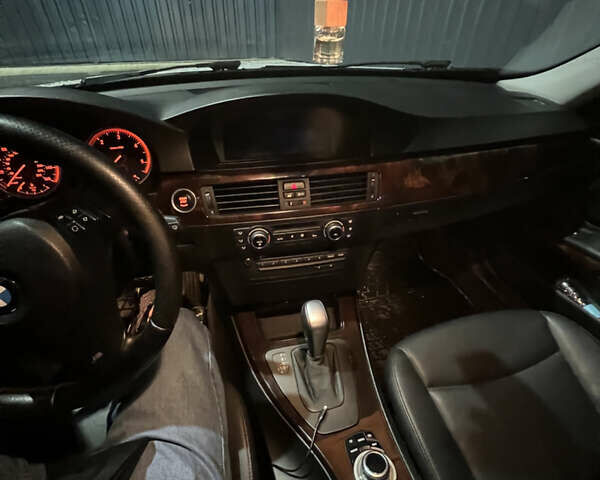 Белый БМВ 3 Серия, объемом двигателя 2.99 л и пробегом 311 тыс. км за 15000 $, фото 7 на Automoto.ua