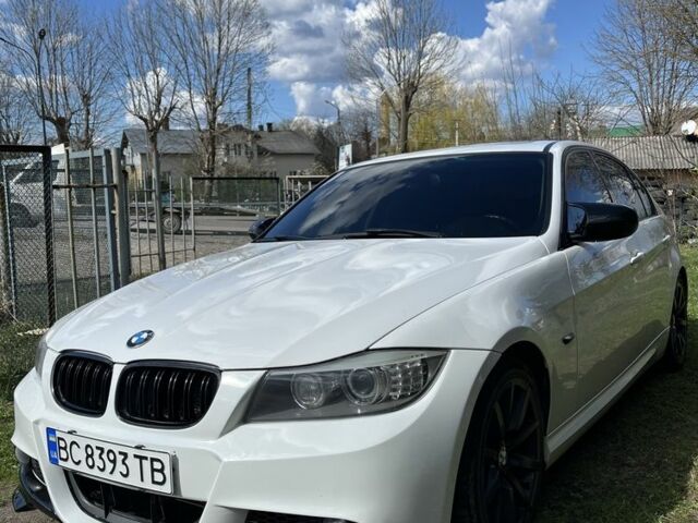 Белый БМВ 3 Серия, объемом двигателя 3 л и пробегом 215 тыс. км за 9500 $, фото 4 на Automoto.ua
