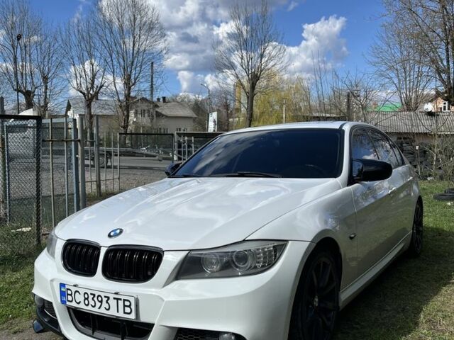 Белый БМВ 3 Серия, объемом двигателя 3 л и пробегом 215 тыс. км за 9500 $, фото 2 на Automoto.ua