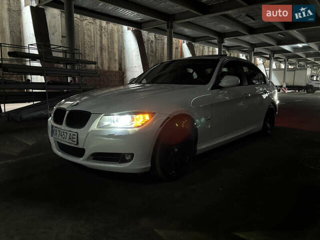 Белый БМВ 3 Серия, объемом двигателя 3 л и пробегом 237 тыс. км за 9999 $, фото 26 на Automoto.ua