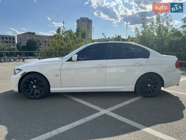 Белый БМВ 3 Серия, объемом двигателя 3 л и пробегом 237 тыс. км за 9999 $, фото 13 на Automoto.ua