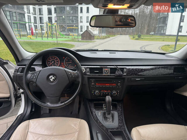 Белый БМВ 3 Серия, объемом двигателя 3 л и пробегом 276 тыс. км за 9450 $, фото 6 на Automoto.ua