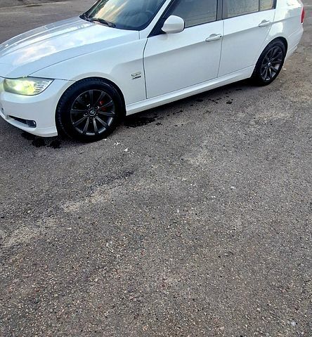 Белый БМВ 3 Серия, объемом двигателя 3 л и пробегом 226 тыс. км за 8500 $, фото 2 на Automoto.ua