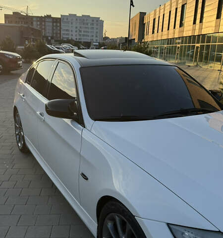 Белый БМВ 3 Серия, объемом двигателя 2 л и пробегом 225 тыс. км за 12000 $, фото 2 на Automoto.ua